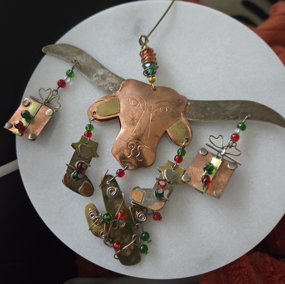 DOODLE LONGHSTEER Ornament with Stocking 🧦, present🎁, cactus 🌵